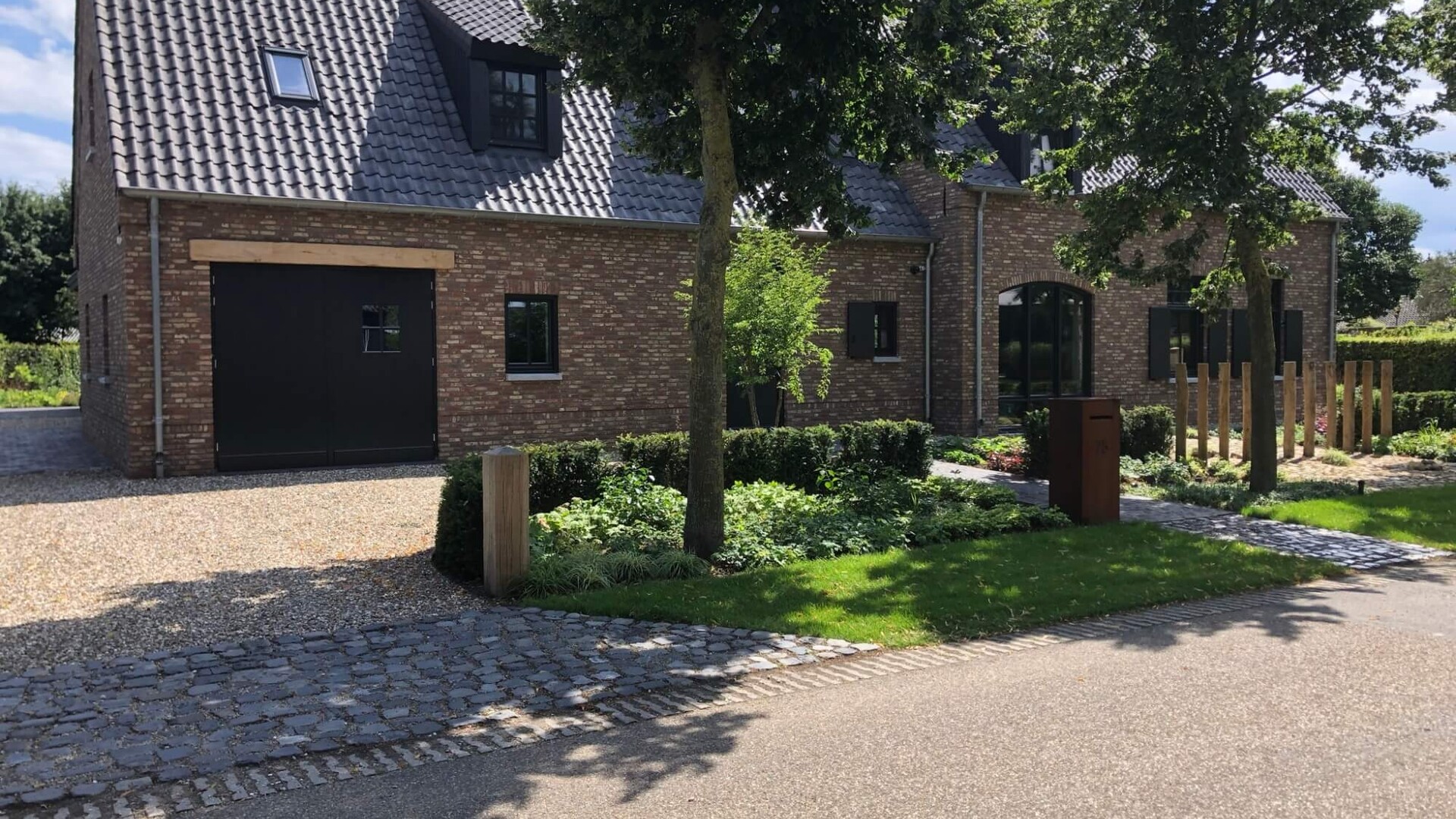 Landelijke tuin in boerderijstijl in Horst